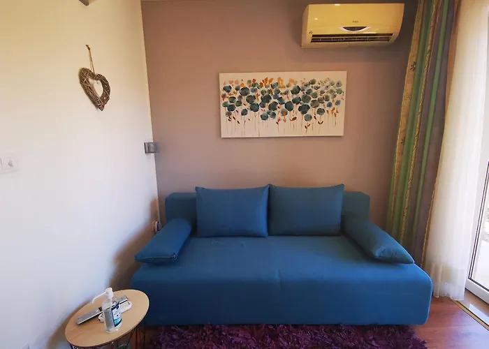Airport Garden Apartments